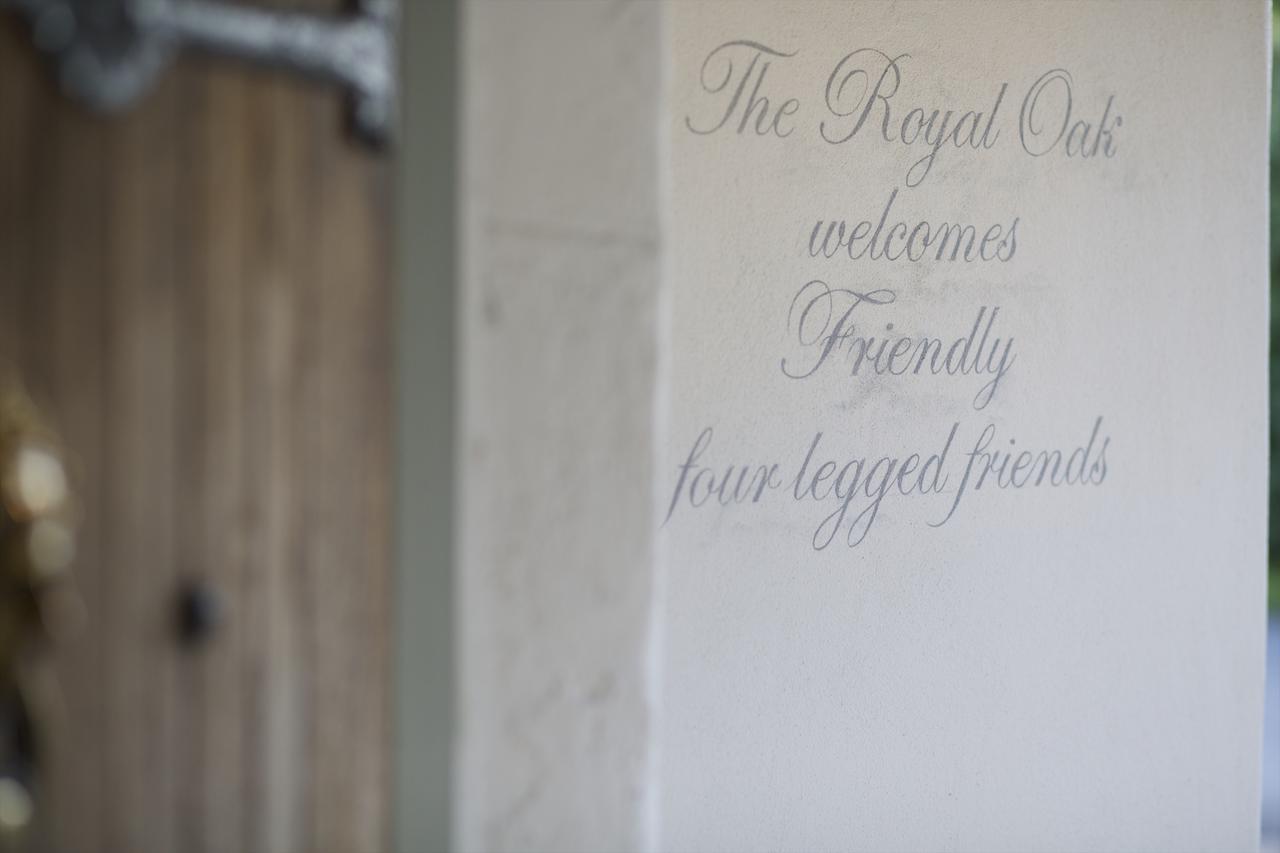 The Royal Oak Hotel Ansty  Bagian luar foto