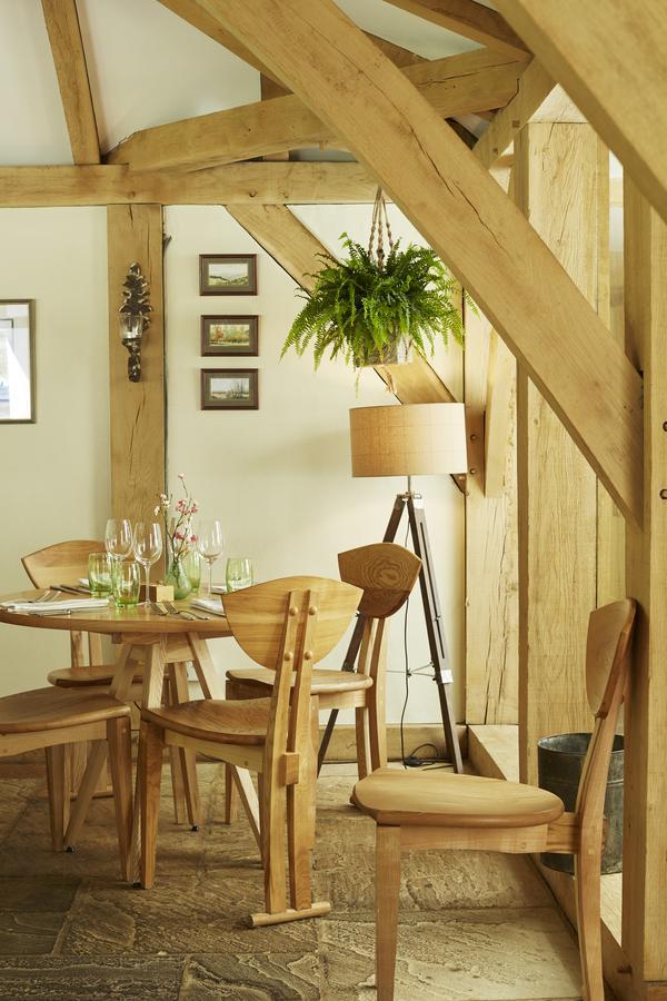 The Royal Oak Hotel Ansty  Bagian luar foto