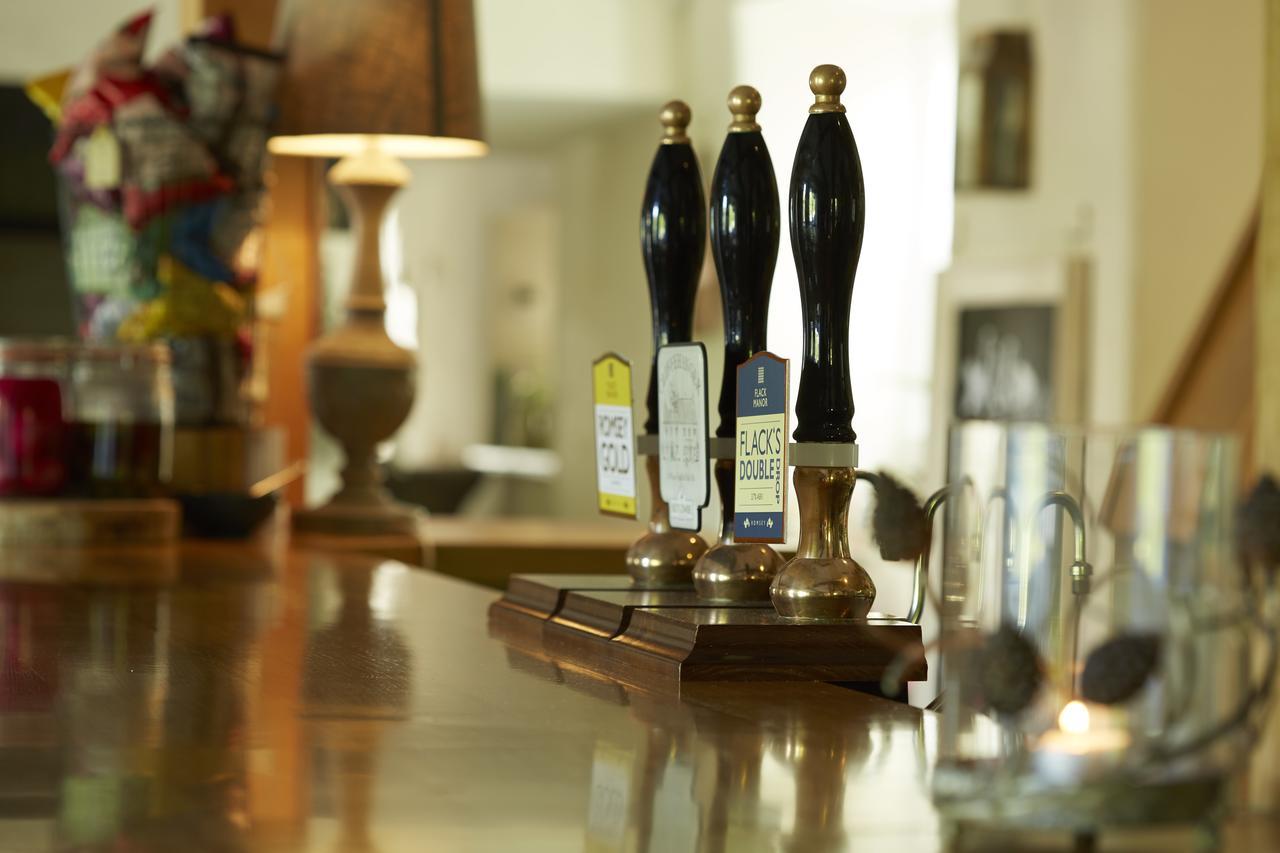 The Royal Oak Hotel Ansty  Bagian luar foto